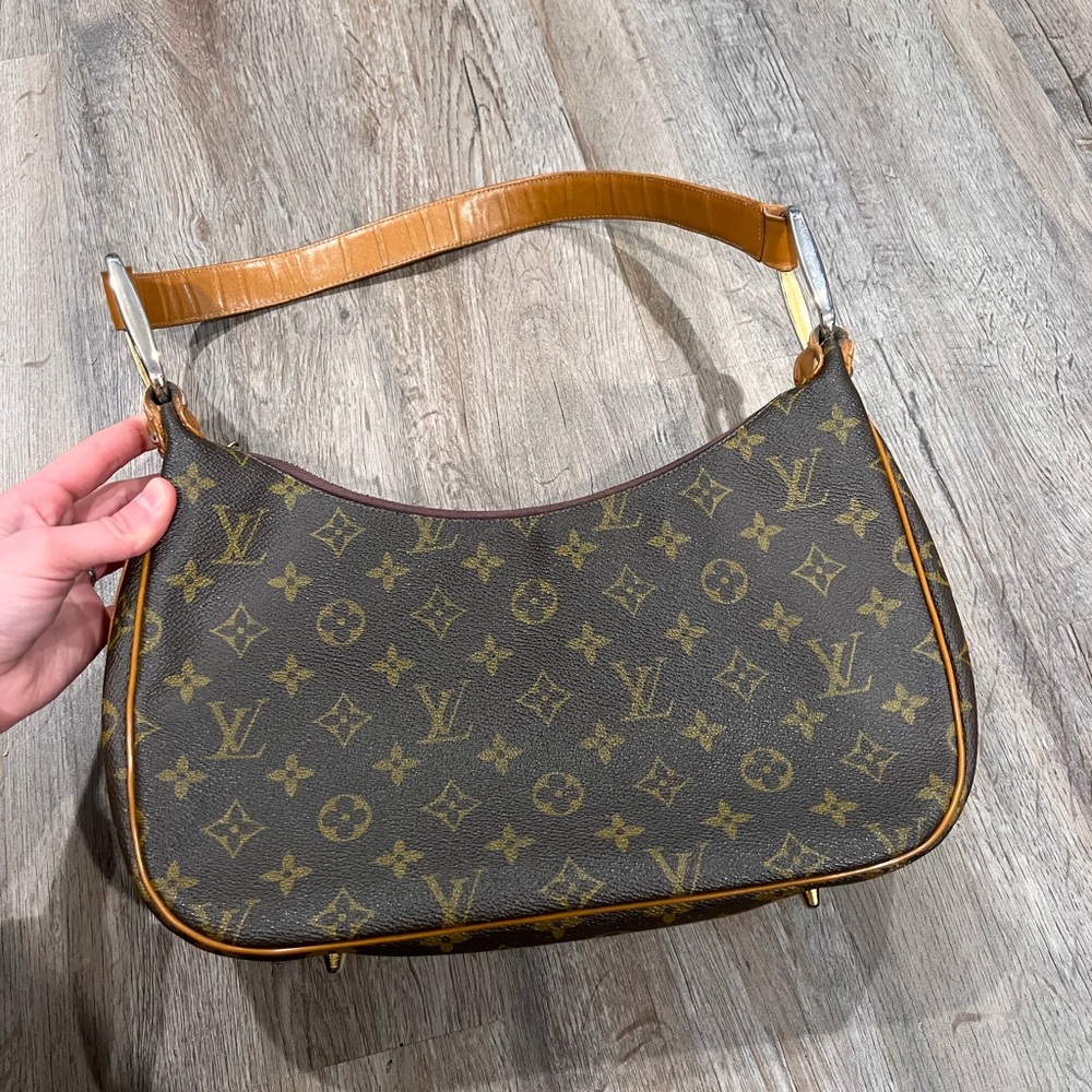 Authentic Louis Vuitton Monogram Shoulder Bag in Brown and Tan - Picture 12 of 15
